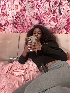 mismialove: онлайн-секс-чат