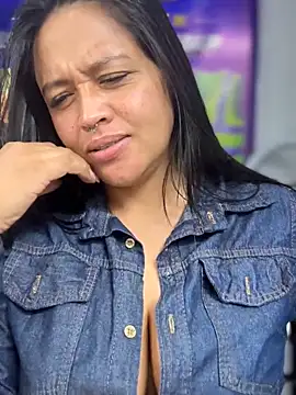 -Mia1 – Naživo XXX chat