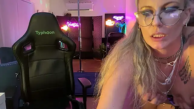 VANTABLACKXXX live XXX chat