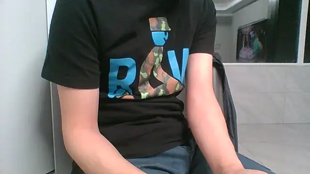 nole_china7: διαδικτυακό σόου στην κάμερα