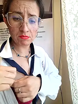 Valentina--1 Live XXX Chat