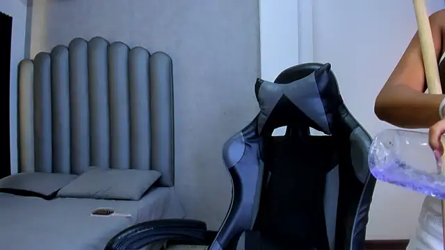 Shirleytaylor- Live XXX Chat