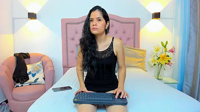 Paulynavera Chat XXX in diretta