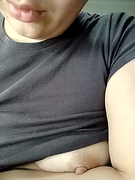 Emi_hot1: онлайн-секс-чат