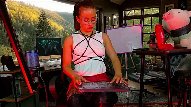 MistressSlut1 网络视讯表演