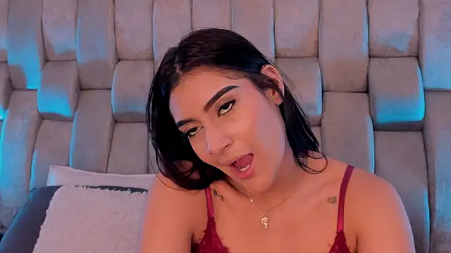 KatherineRuiz_ Adlı Modelin Canlı XXX Sohbeti