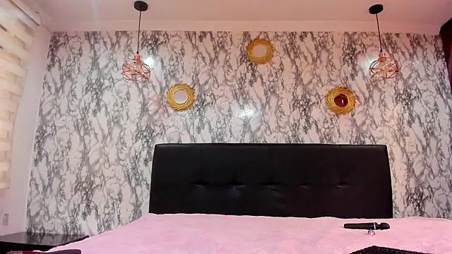 Chat +18 de CharlotteSchmidtt ao vivo