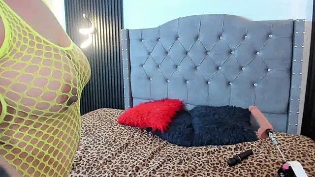 martina_foxy_'s Live XXX Chat