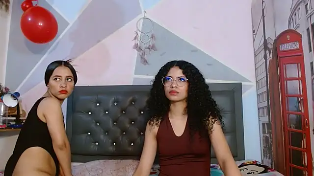 Adut_Akech 在線直播表演