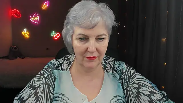 Mary-Leee: διαδικτυακό σόου στην κάμερα