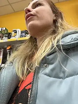 Chat +18 de HarrietDart ao vivo