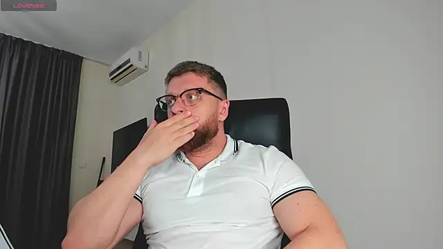 Findom_guy 即時 XXX 聊天