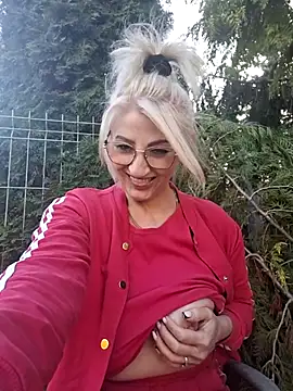 Sweety_blonda007: διαδικτυακό σόου στην κάμερα