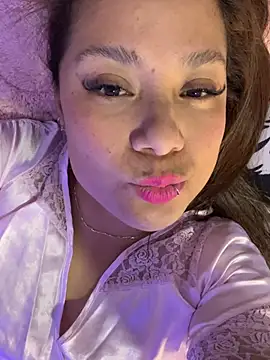 Pretty__Milf's Live XXX Chat