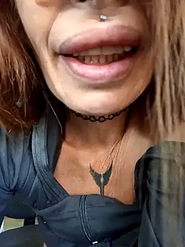 Онлайн чат XXX FrozenWaffle