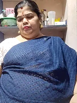 tamilthanushri 即時 XXX 聊天