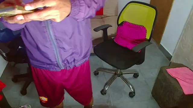 skinny23cm Show Webcam