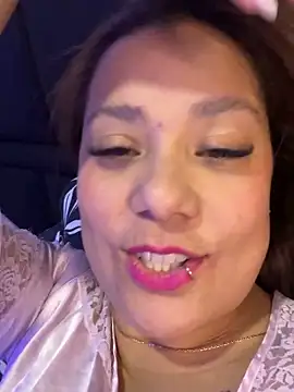 Pretty__Milf 网络视讯表演