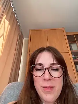 XXX chat uživo modela MommmyYummy