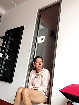 XXX chat uživo modela lovemich2024