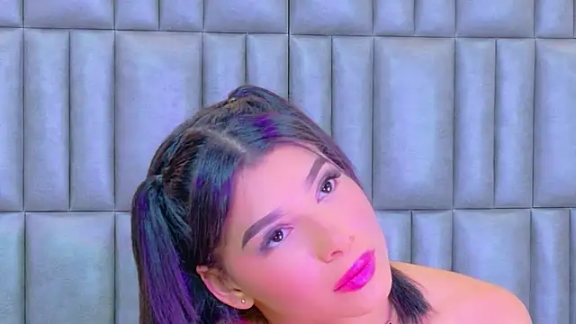 XXX chat uživo modela TiaraRosse