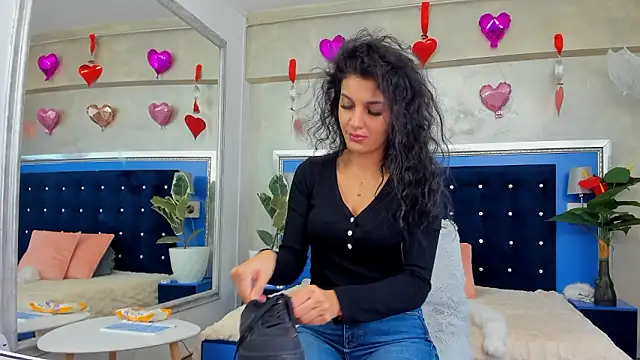 YasmineDelight Chat XXX in diretta