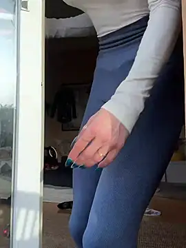 SkinnyLilly Webcam-Show