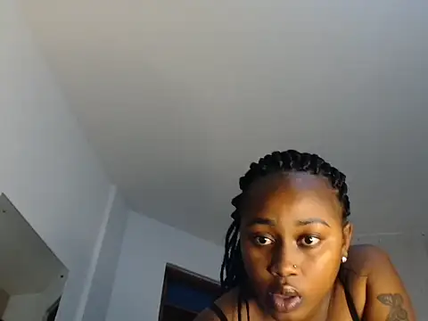 Pertunjukan Kamera Web phindili646