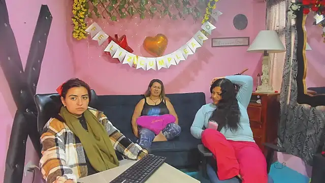 lesbiancuple: вебкам-шоу