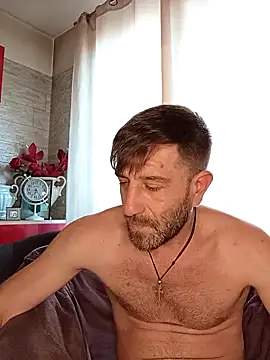 Alexdaniel89 Adlı Modelin Canlı XXX Sohbeti