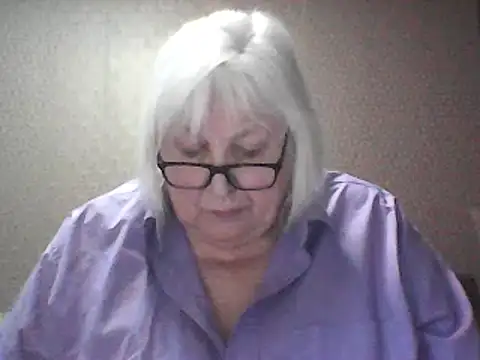 Alexia64231 Show in webcam