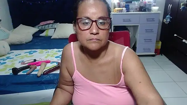 pervert_mommy_ live XXX chat