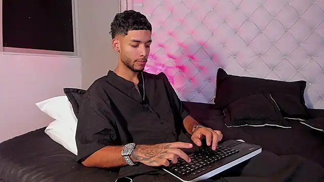 Chatroom XXX en direct de Thiagoferreti