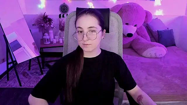 VirtuallVoyant élő XXX-chatje