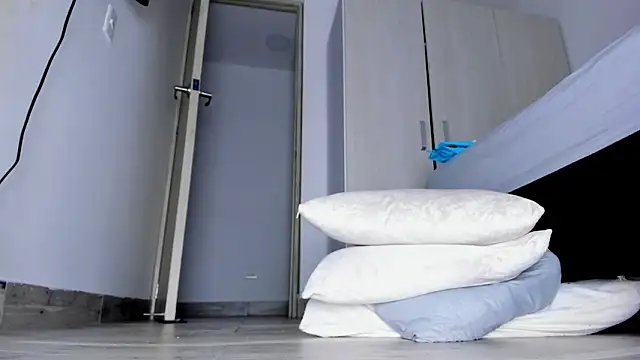 Skarleth69 live XXX chat