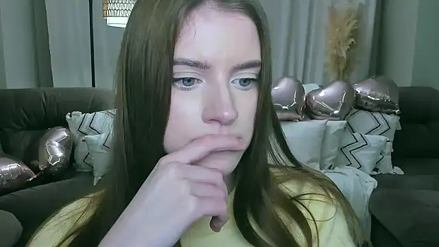 Erica_Kiss Adlı Modelin Canlı XXX Sohbeti