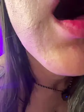 Онлайн чат XXX mahia_queen