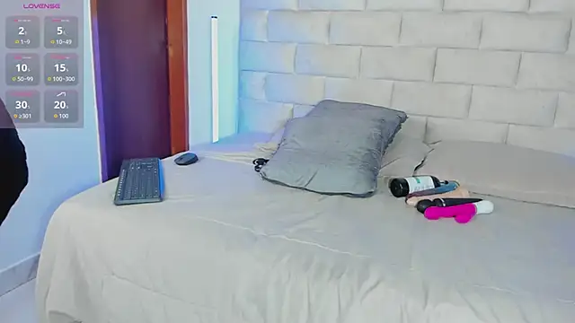 HollyGrey_ Chat XXX in diretta