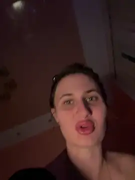 Flossy_Vettie élő XXX-chatje