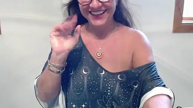 Lindagoddess75 live XXX chat