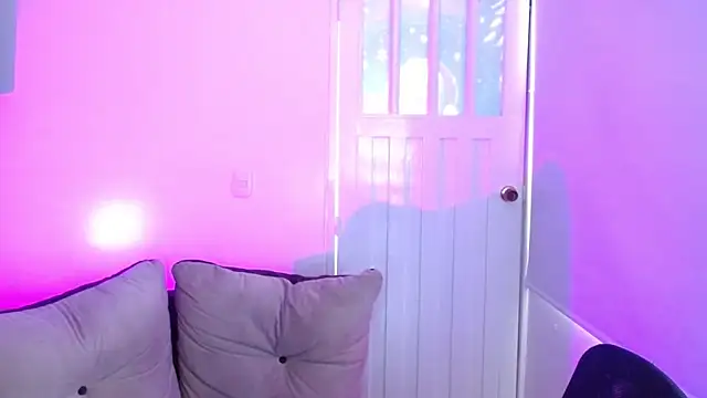 milfrousse Chat XXX in diretta