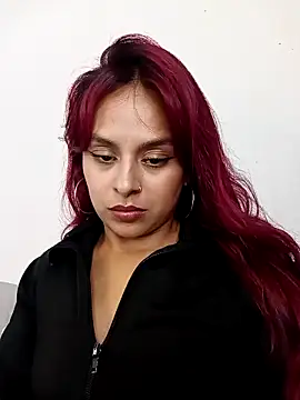 EmiilyFoxx09 即時 XXX 聊天