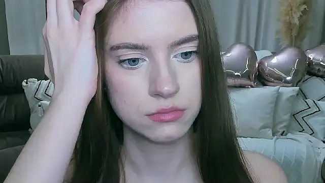 Erica_Kiss Adlı Modelin Canlı XXX Sohbeti