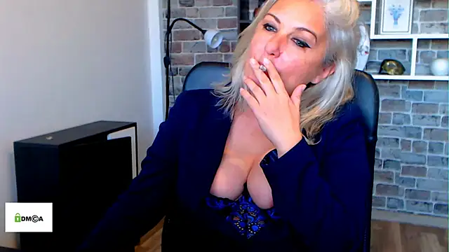 Chat +18 de angel_devil_milf ao vivo