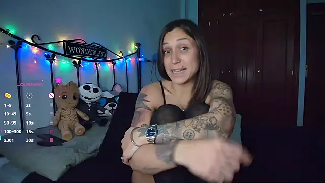 -AliceWonder- 现场XXX聊天