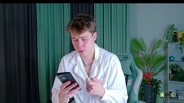 Chat +18 de Fred_Cute ao vivo