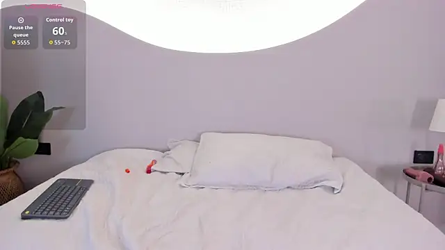 ainaah_ élő XXX-chatje