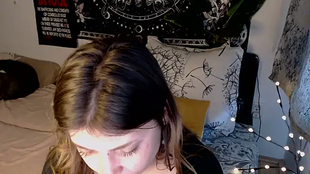 AlienforTwenty লাইভ XXX চ্যাট