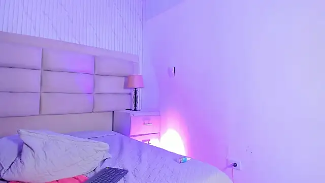 แชท XXX สดของ CarolineFyre