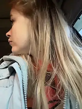 XXX chat uživo modela HarrietDart